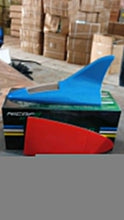 Shark Fin Light With Remote, LED Signal Antenna Solar Shark Fin Car Roof Light Sensor Decoration Flashing Lamps, Solar Powered Radio Signal for Car Lamp Accessories (1 Pc) 